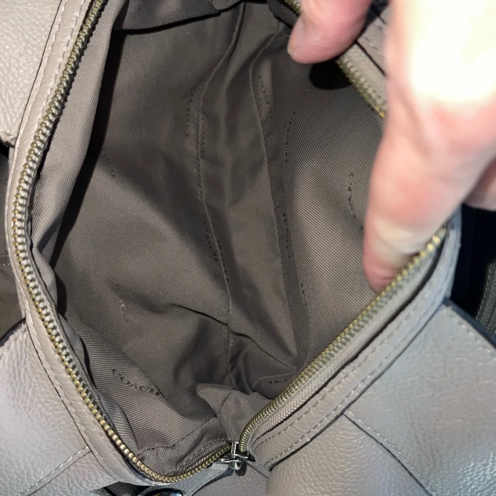 Coach Turnlock Edie Shoulder Bag - J1581-36855 - Picture 15 of 16